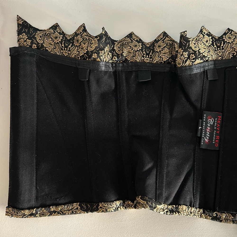 Heavy Red • Alice en Splendeur Dément - Gold & Red Brocade Heart Corset Sz Large - Picture 14 of 17